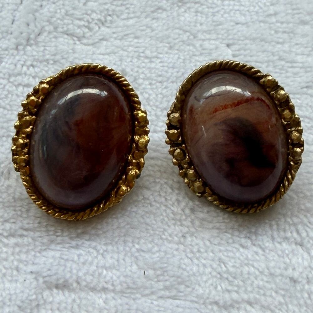 Vintage 70s Pisces Pierce Earrings Cabochon Marbled Lavender Textured Gold Tone